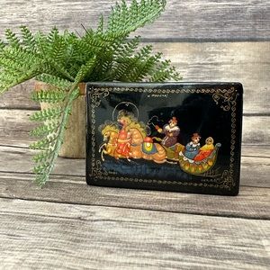 VINTAGE RUSSIAN LACQUER BOX